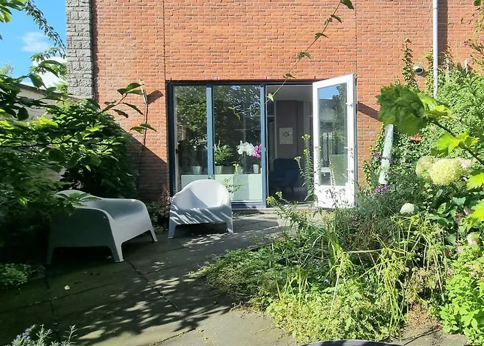 Lovely 1 Bedroom With Garden No Smoking アパート