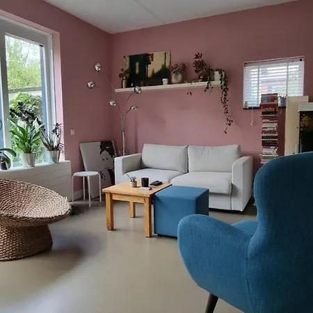 Apartment Lovely 1 Bedroom With Garden