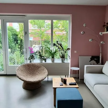 Apartment Lovely 1 Bedroom With Garden
