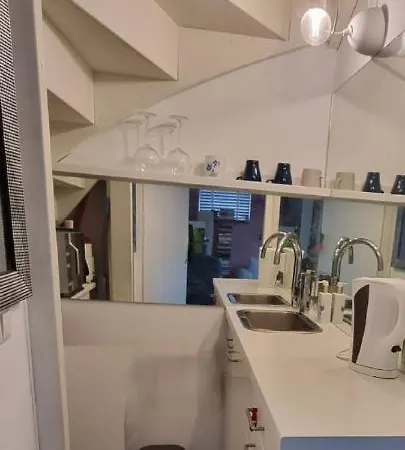Lovely 1 Bedroom With Garden *
