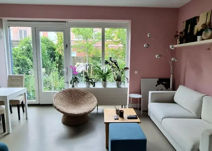 아파트 Lovely 1 Bedroom With Garden No Smoking