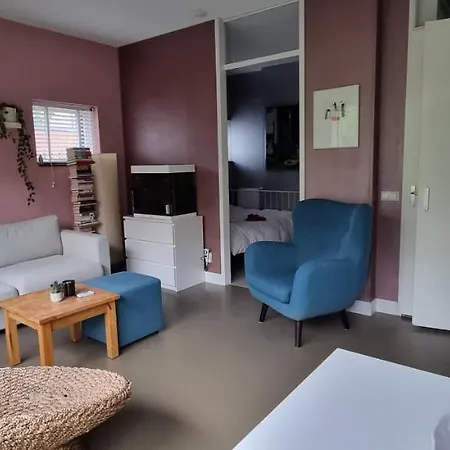 Lovely 1 Bedroom With Garden *